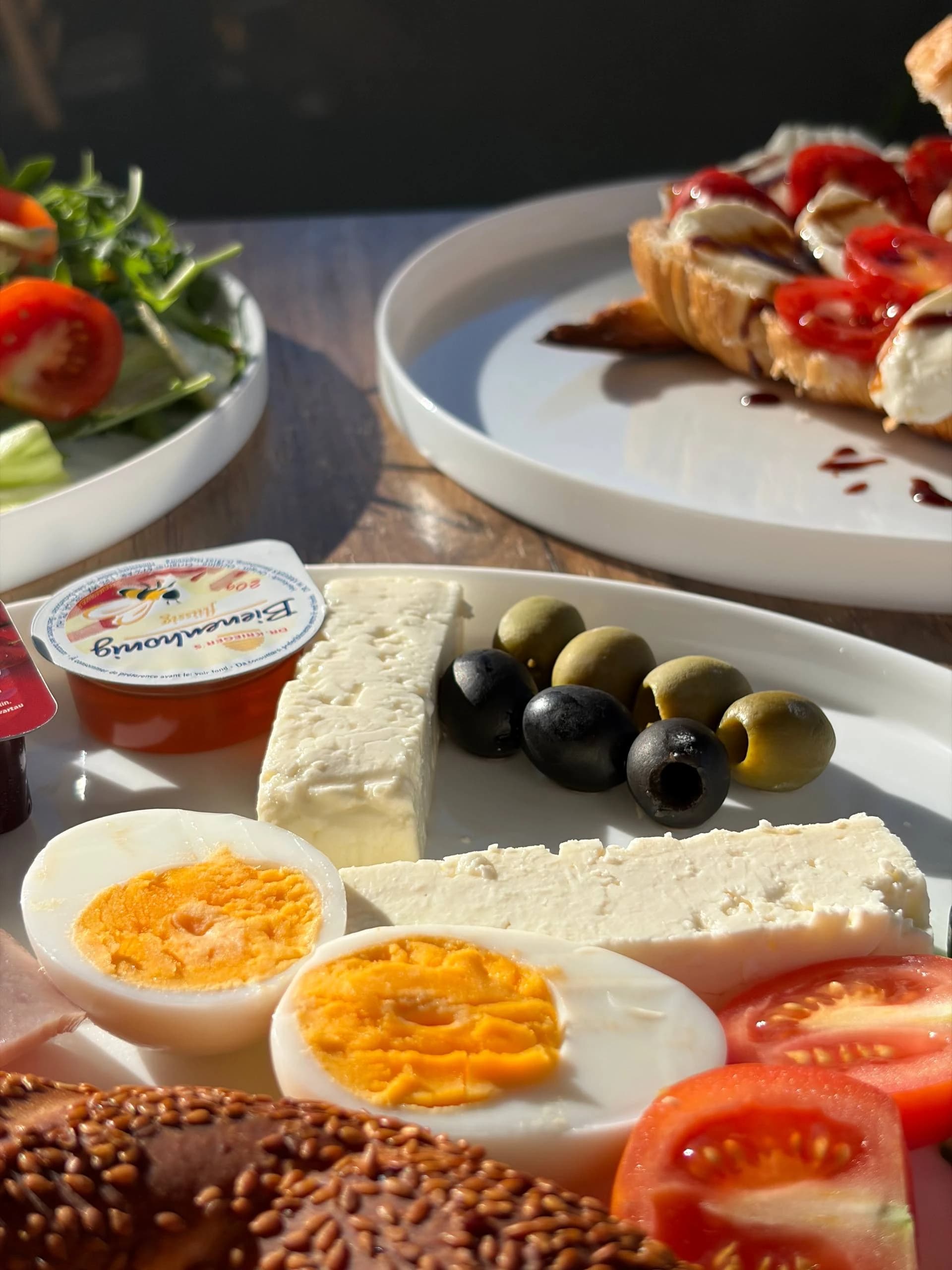 Frühstücksfotografie für die Social-Media-Inhalte der Balkan Bäckerei